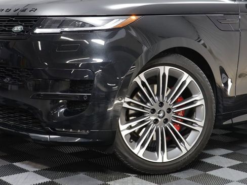 Used 2023 Land Rover Range Rover Sport SE Dynamic image 3