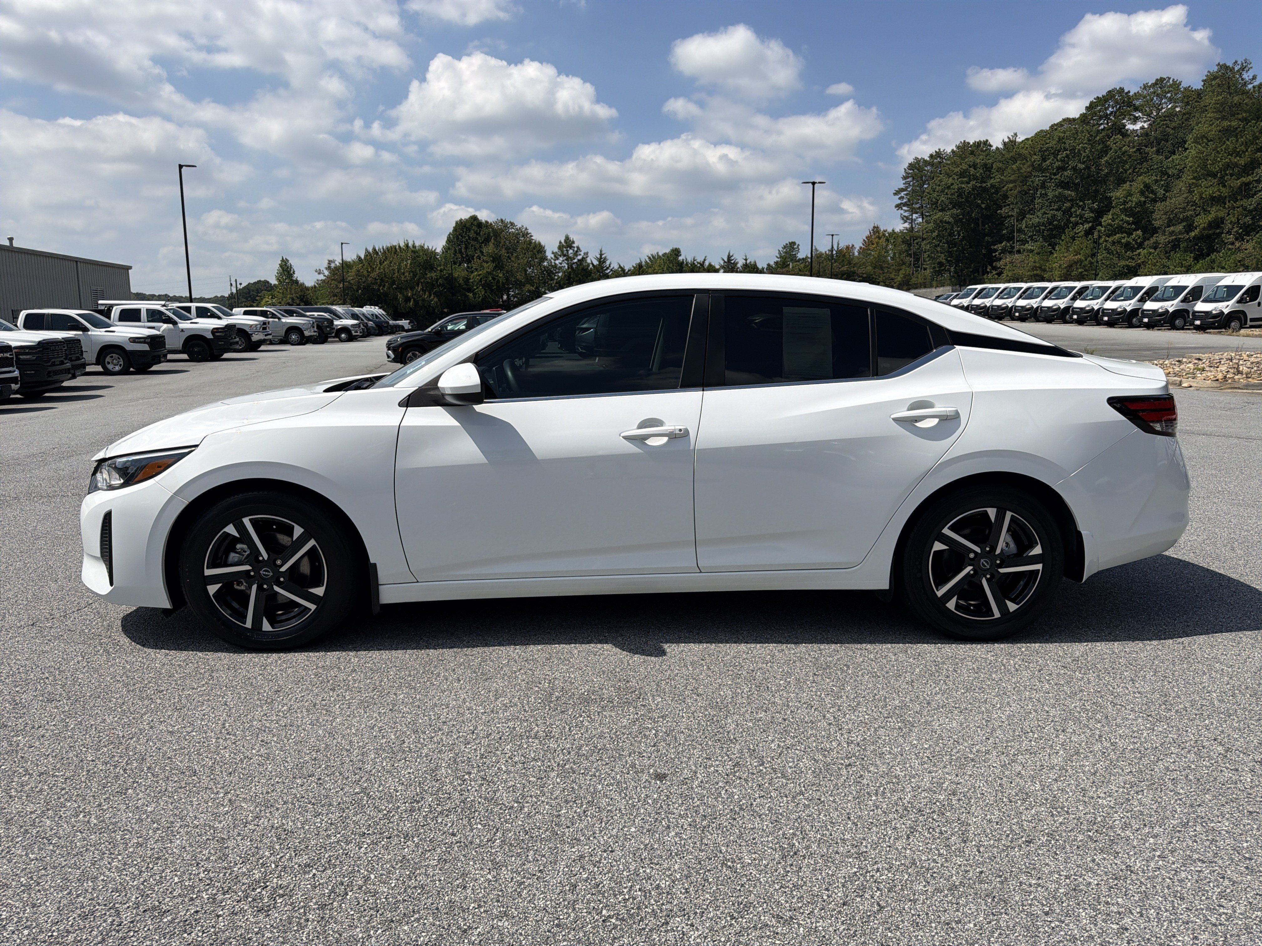 Used 2025 Nissan Sentra SV FWD image 4
