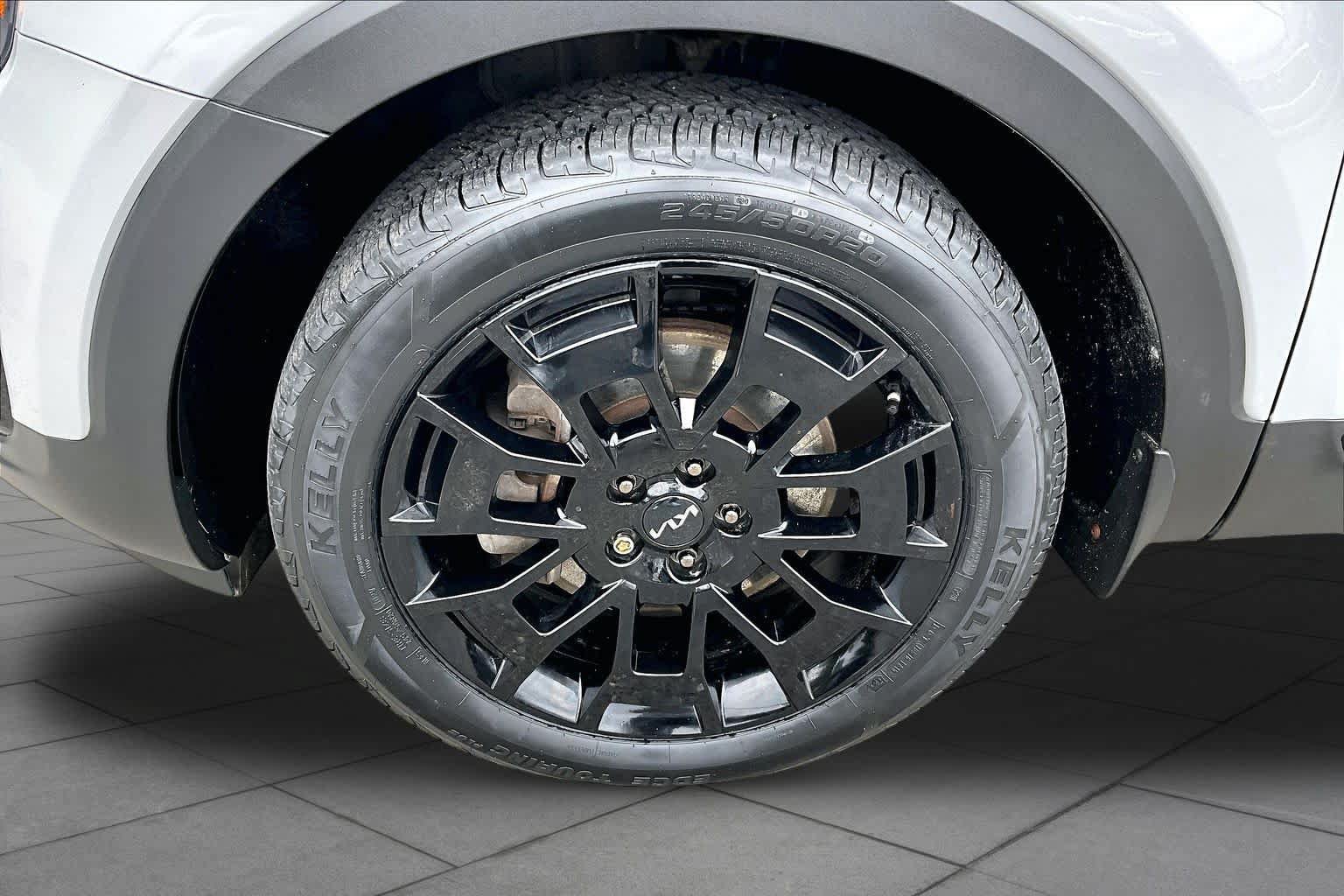 Used 2022 Kia Telluride SX w/ SX Prestige Package AWD/4WD image 11