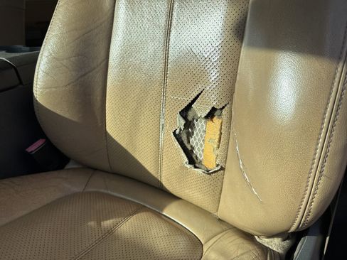 Used 2012 Ford F250 Lariat w/ Lariat Interior Pkg image 13