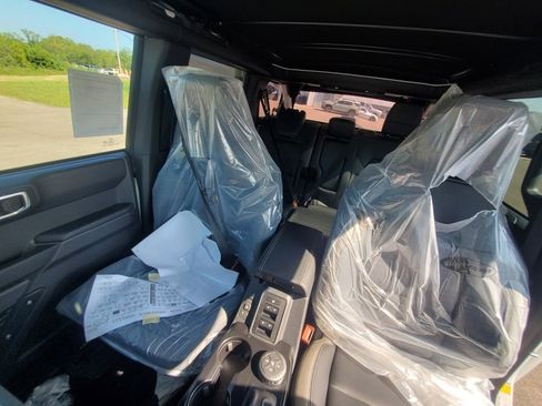 New 2025 Ford Bronco Badlands image 34