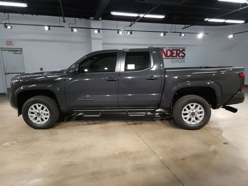 New 2026 Toyota Tacoma SR5 AWD/4WD image 4