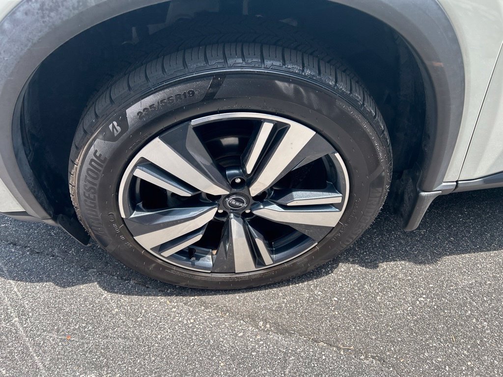 Used 2023 Nissan Rogue SL w/ SL Premium Package FWD image 9