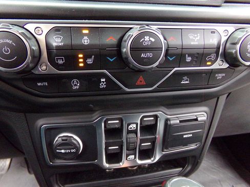 Used 2023 Jeep Gladiator Overland w/ Cold Weather Group image 52