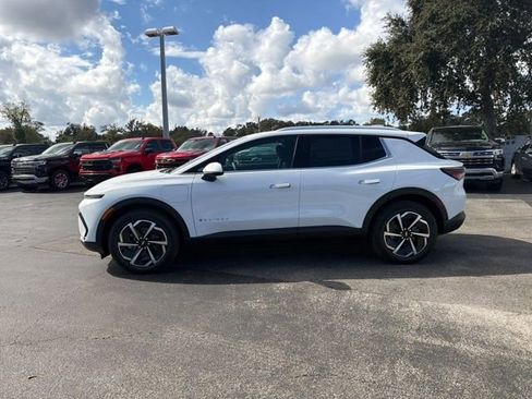 New 2026 Chevrolet Equinox EV LT image 5