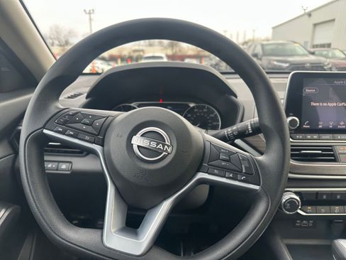 Used 2025 Nissan Altima 2.5 SV image 28