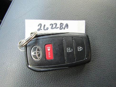 Used 2024 Toyota Tacoma TRD Off-Road AWD/4WD image 27