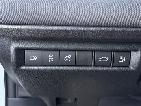 Used 2025 Toyota Camry SE image 25