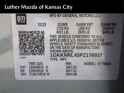 Used 2023 GMC Acadia SLE w/ Driver Convenience Package AWD/4WD image 1