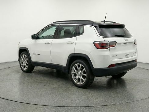 Used 2025 Jeep Compass Limited image 6