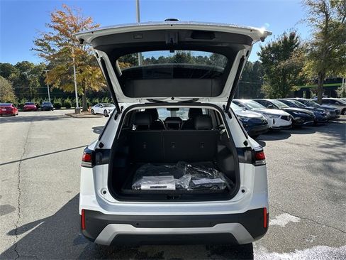 New 2025 Volkswagen Tiguan SE image 23