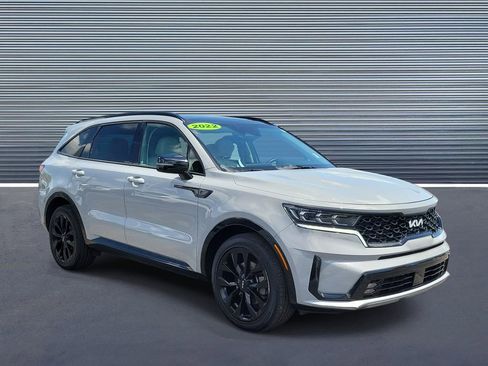 Used 2022 Kia Sorento SX image 2