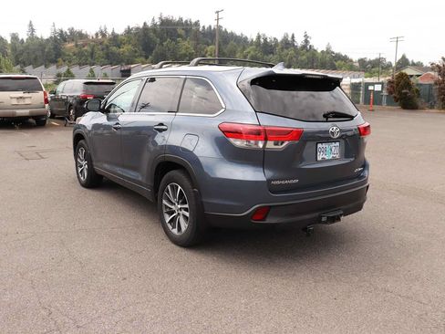 Used 2018 Toyota Highlander XLE AWD/4WD image 7