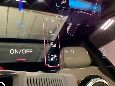 Used 2025 GMC Yukon Denali w/ Denali Reserve Package image 35