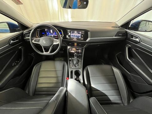 Used 2022 Volkswagen Jetta SE image 15