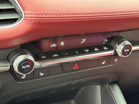 New 2026 MAZDA MAZDA3 Hatchback w/Premium Plus Pkg image 21