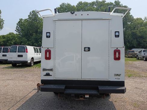 Used 2022 GMC Savana 3500 w/ Power Convenience Package RWD image 6