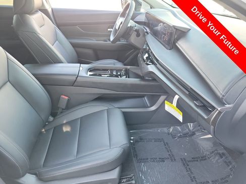 Used 2025 Nissan Murano SV FWD image 19