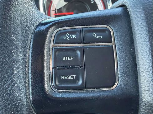 Used 2018 Dodge Grand Caravan SE w/ UConnect Hands-Free Group FWD image 7