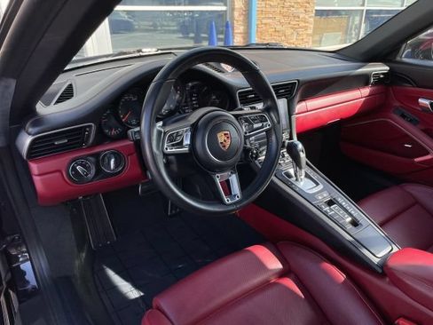 Used 2017 Porsche 911 Carrera 4S AWD/4WD image 2