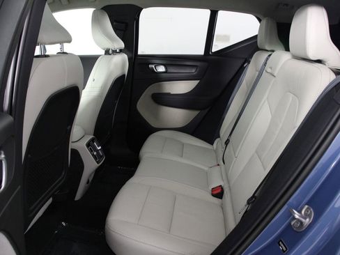 Certified 2023 Volvo XC40 B5 Ultimate image 32