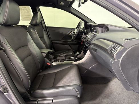 Used 2016 Honda Accord Sport image 20