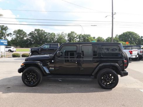 Used 2023 Jeep Wrangler Unlimited Sahara image 8