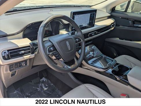 Certified 2022 Lincoln Nautilus FWD w/ Premium Package image 11
