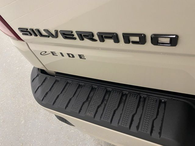 New 2026 Chevrolet Silverado 1500 Custom w/ Turbomax Blackout Package AWD/4WD image 15