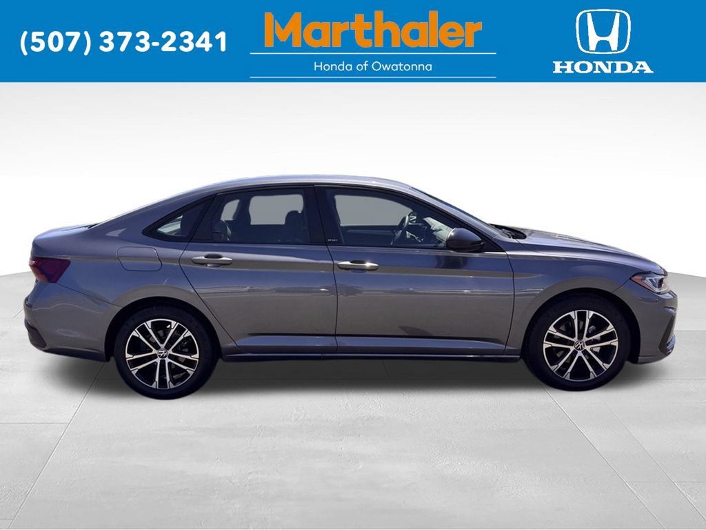 Used 2026 Volkswagen Jetta Sport FWD image 7