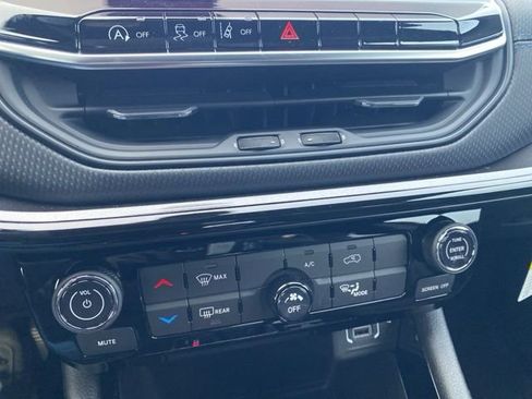 New 2026 Jeep Compass Latitude image 41