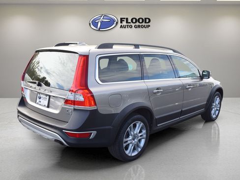 Used 2016 Volvo XC70 T5 Premier w/ Protection Package AWD/4WD image 4
