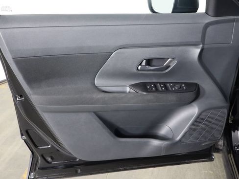 Used 2025 Nissan Kicks S FWD image 19