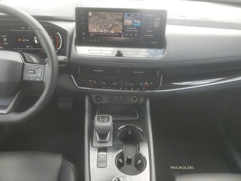 Used 2026 Nissan Rogue SL AWD/4WD image 10