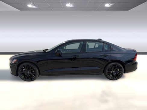 Certified 2024 Volvo S60 B5 Plus FWD image 2
