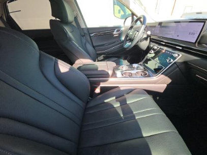 Used 2025 Genesis GV80 2.5T AWD/4WD image 11
