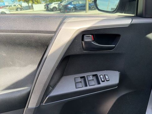 Used 2016 Toyota RAV4 LE image 15