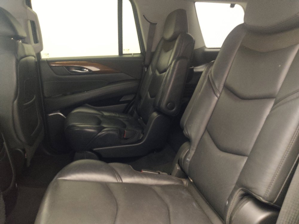 Used 2019 Cadillac Escalade Premium Luxury RWD image 18