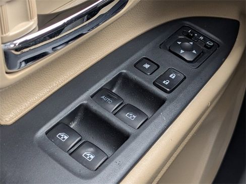 Used 2018 Mitsubishi Outlander SEL image 24