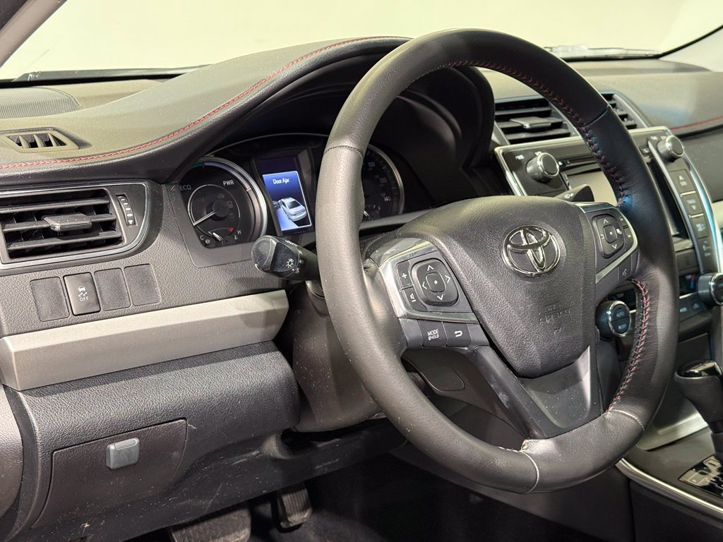 Used 2016 Toyota Camry SE w/ Moonroof Package FWD image 16