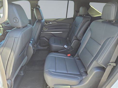 New 2026 Chevrolet Traverse LT w/ Sun and Wheel Package image 13