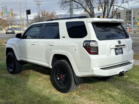 Used 2023 Toyota 4Runner SR5 Premium image 9