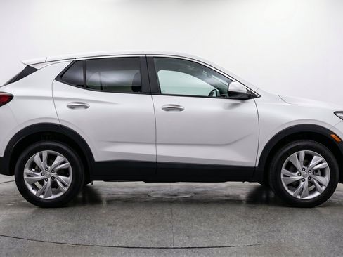 Used 2025 Buick Encore GX Preferred AWD/4WD image 11
