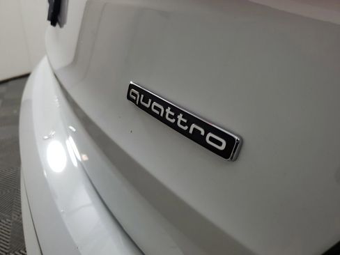 Used 2024 Audi Q3 2.0T Premium w/ Convenience Package image 7