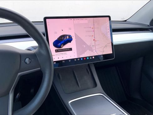 Used 2021 Tesla Model Y Long Range AWD/4WD image 15