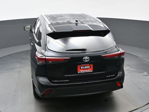 Used 2024 Toyota Highlander XLE AWD/4WD image 40