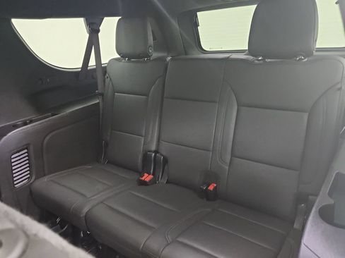 Used 2025 Chevrolet Suburban LT w/ Comfort Package AWD/4WD image 35