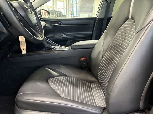 Used 2023 Toyota Camry SE w/ Protection Package (Q2) (TMS) FWD image 11