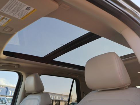 Used 2024 Ford Expedition Limited image 17