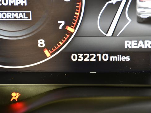 Used 2022 Mitsubishi Outlander SEL image 17